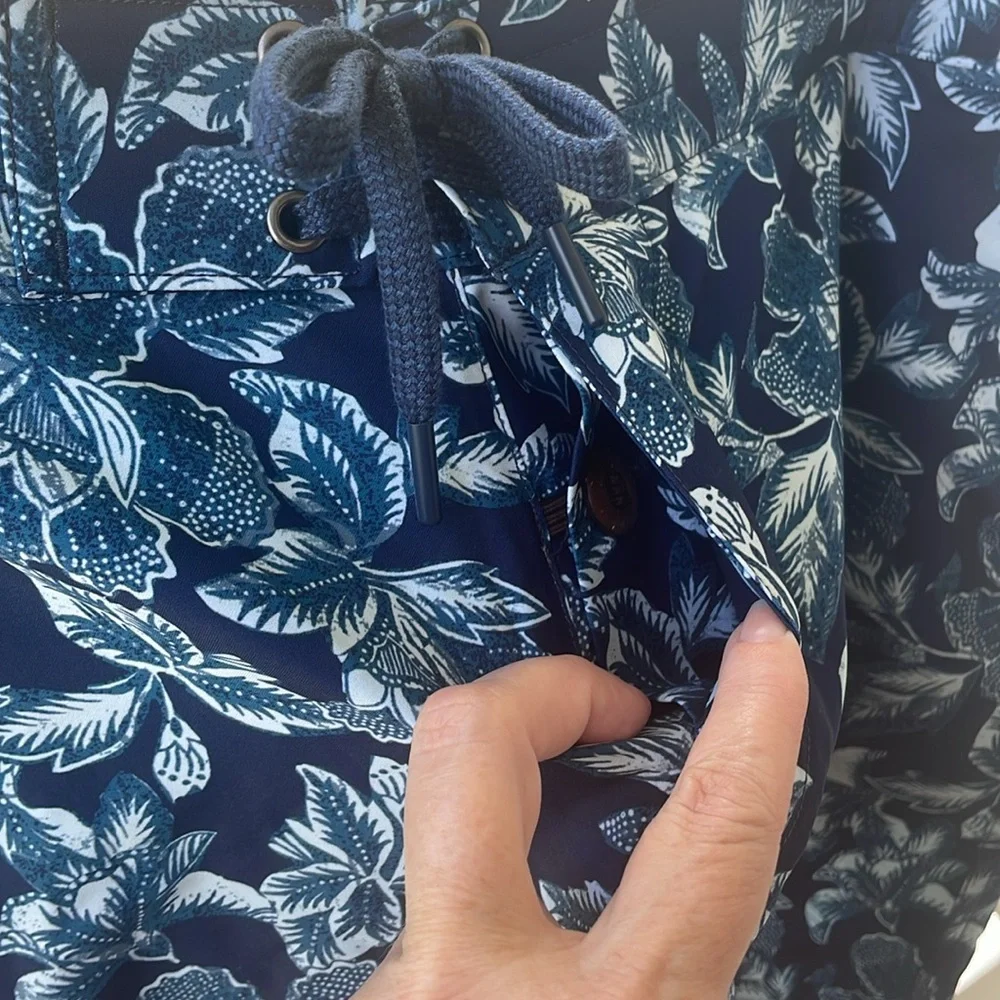 Faherty ‘Sunwashed Boardshorts’ in Frosty Bloom